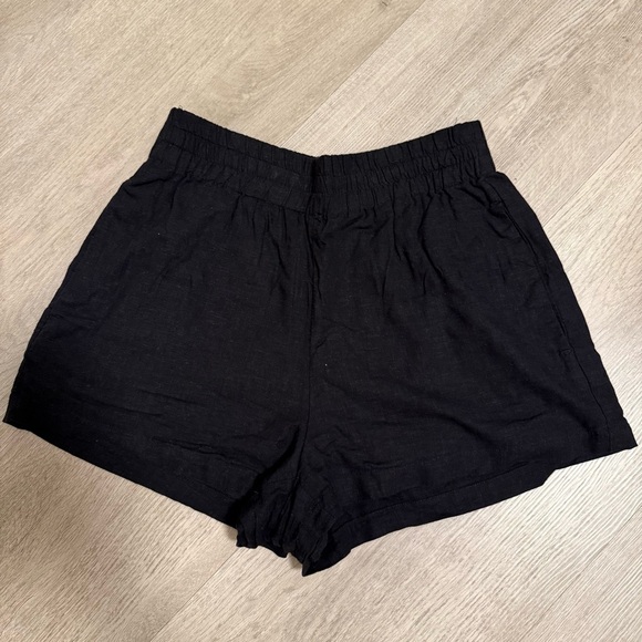 Dynamite Jerri Linen Shorts - Picture 2 of 7